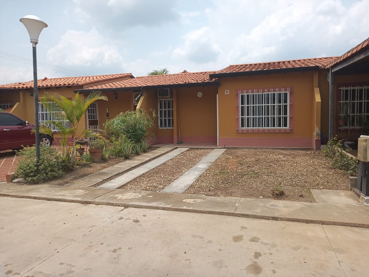 Splendid Family House-  Casa en Urb. Valle de Oro